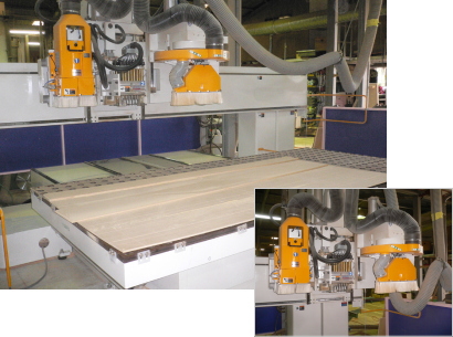 鋸軸付NCルーターマシン